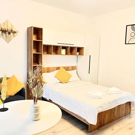 Lejlighed Modern - Near Plaza Mall With Balcony *