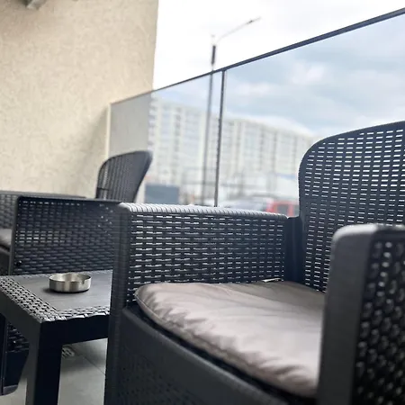 Modern - Near Plaza Mall With Balcony Bukareszt