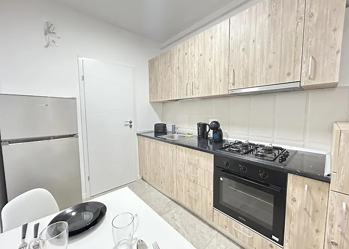 Modern - Near Plaza Mall With Balcony * ブカレスト