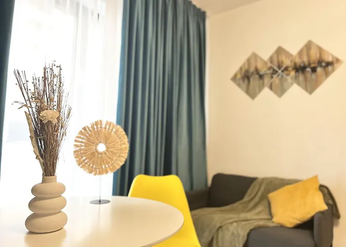 Апартаменти Modern - Near Plaza Mall With Balcony