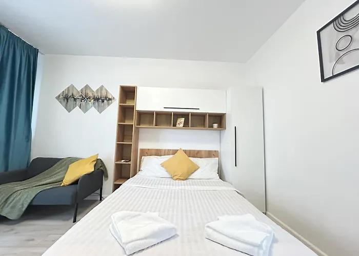 Modern - Near Plaza Mall With Balcony アパート *