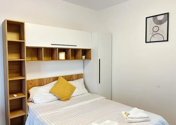 Modern - Near Plaza Mall With Balcony Appartement Boekarest