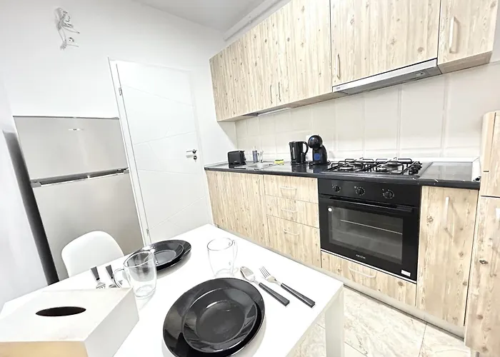 Modern - Near Plaza Mall With Balcony * Boekarest