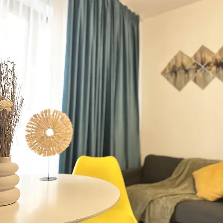 Apartmán Modern - Near Plaza Mall With Balcony